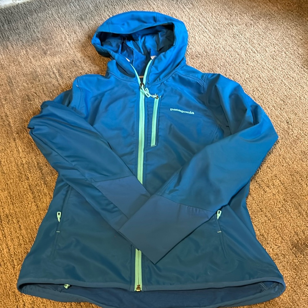 Patagonia Women Levitation Hoody